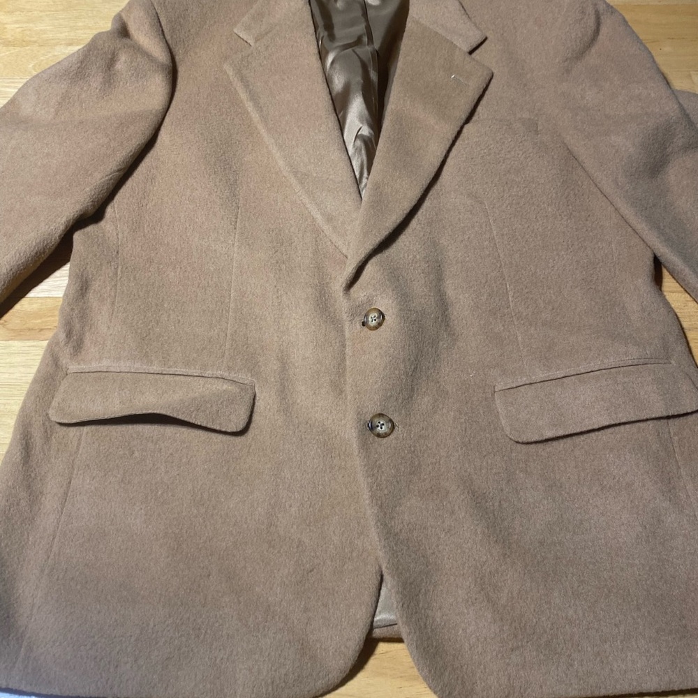 Bill Blass men's jacket in camel color.